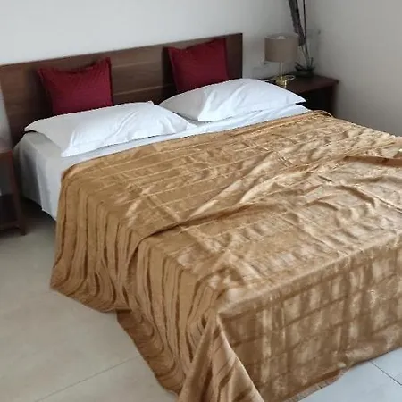 Iris 4 * Paralia Katerinis