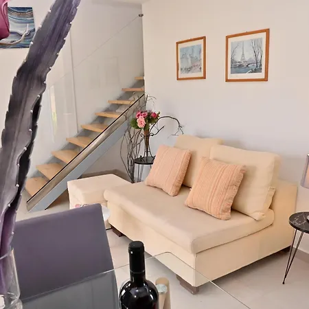 Holiday home Iris 4 *